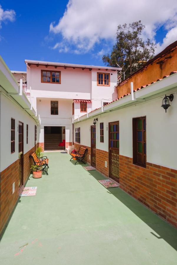 Hostal Dona Eliza Богота Екстериор снимка